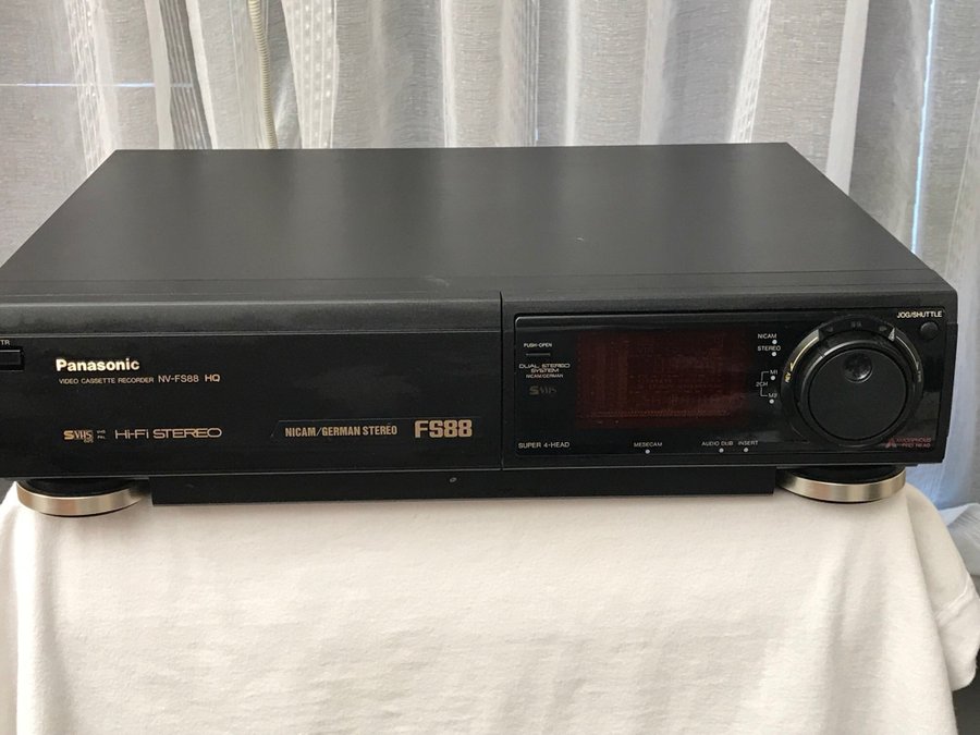 Panasonic NV-FS88 HQ Super VHS Stereo Video Recorder *Sparsamt använd