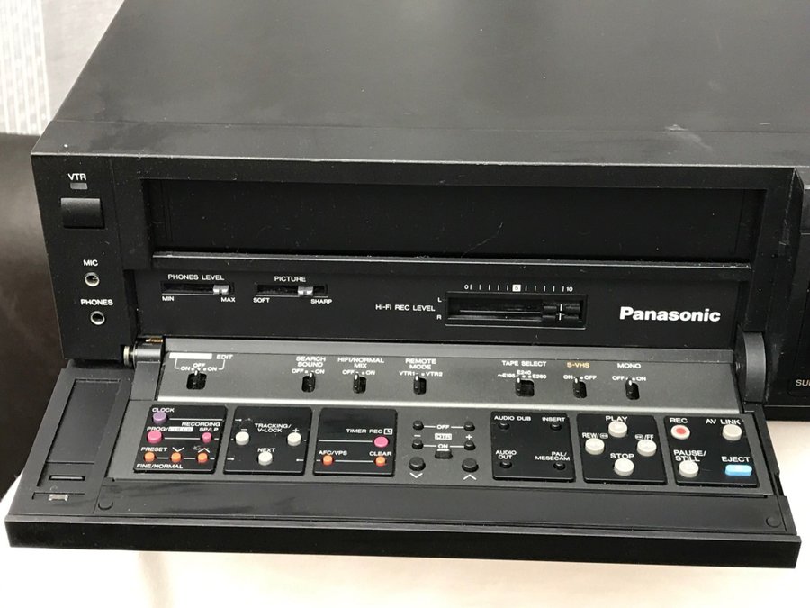 Panasonic NV-FS88 HQ Super VHS Stereo Video Recorder *Sparsamt använd