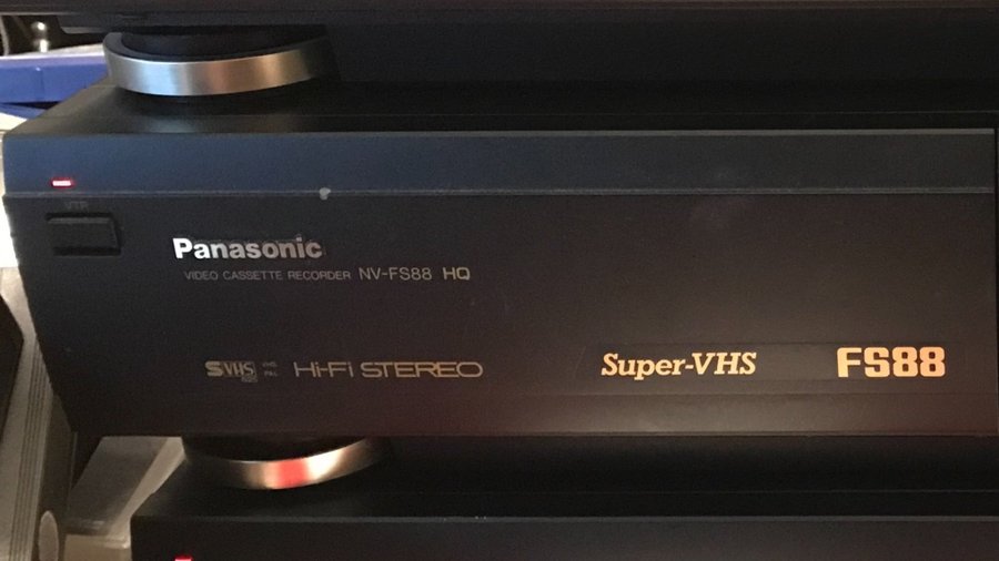 Panasonic NV-FS88 HQ Super VHS Stereo Video Recorder *Sparsamt använd