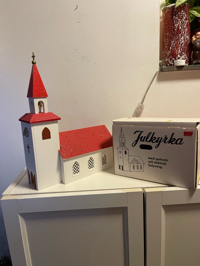 RETRO!!Julkyrka med spelverk och elektrisk belysning