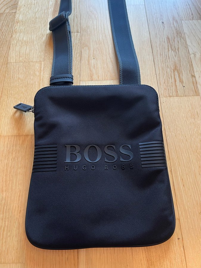 Hugo boss Axel väska