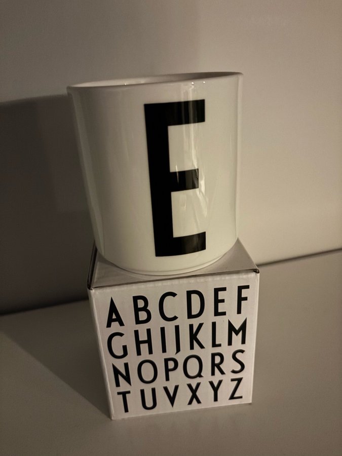 Designletters mugg E