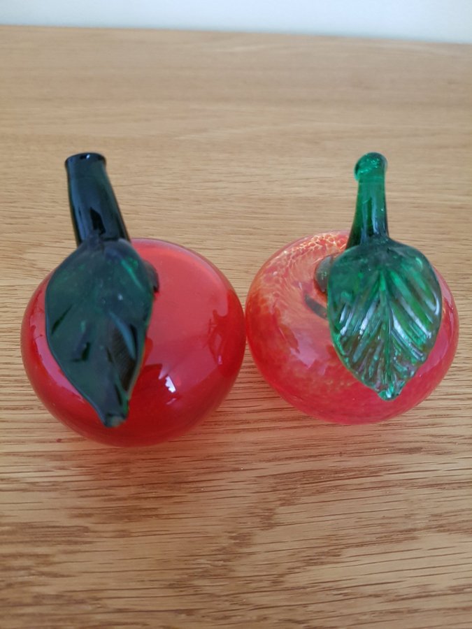 Små söta glasfrukter, äpple, jordgubbe, paprika - figurin, skulptur