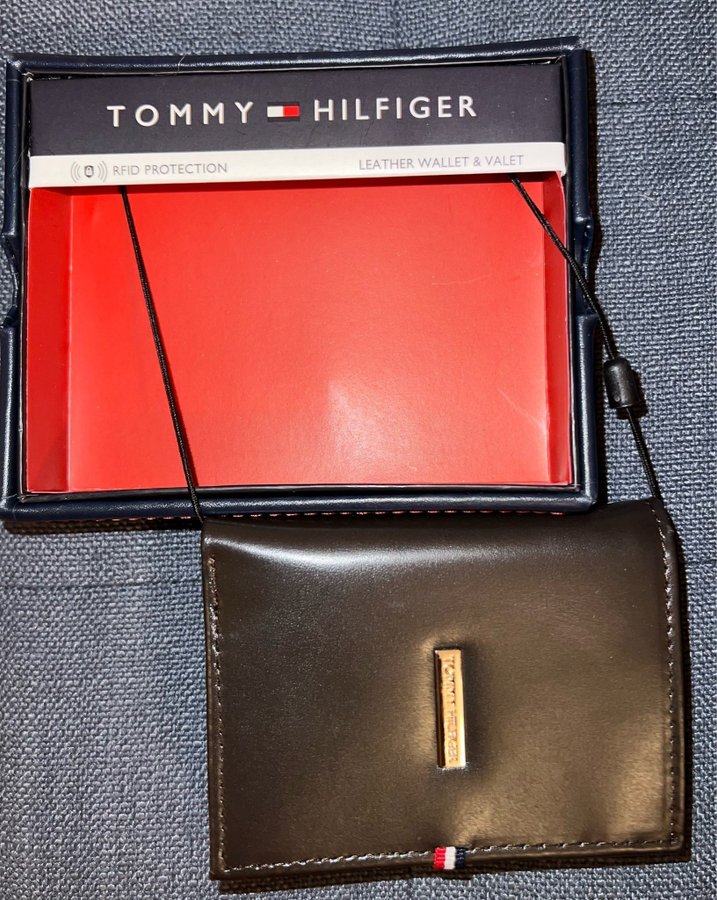 Tommy Hilfiger plånbok värdig JULKLAPP