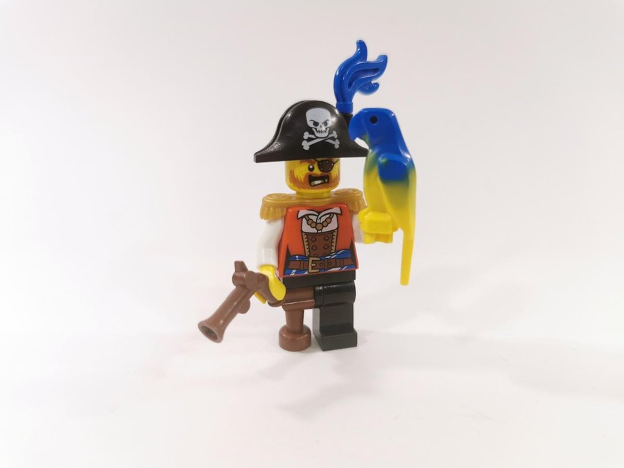 Lego - minifigur - pirates - sjörövare - kapten - röd - med utrustning