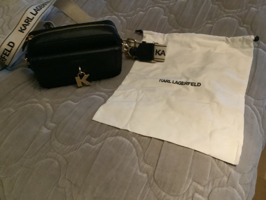 Karl Lagerfeld crossbody väska