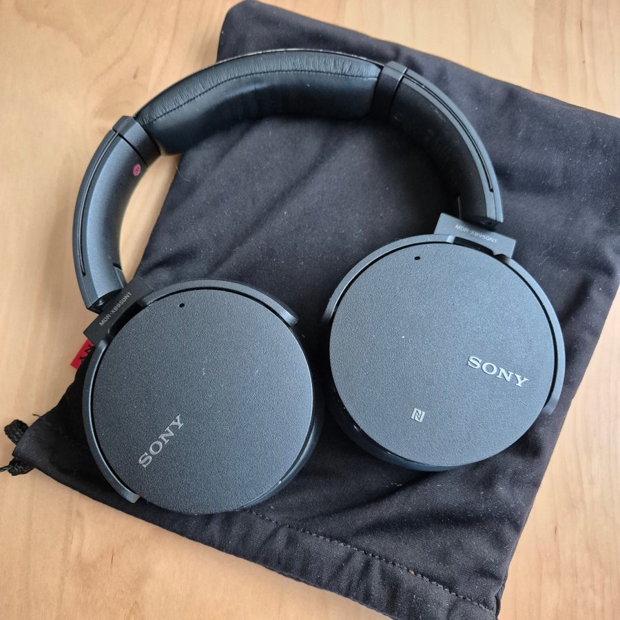 Sony MDR-XB950N1