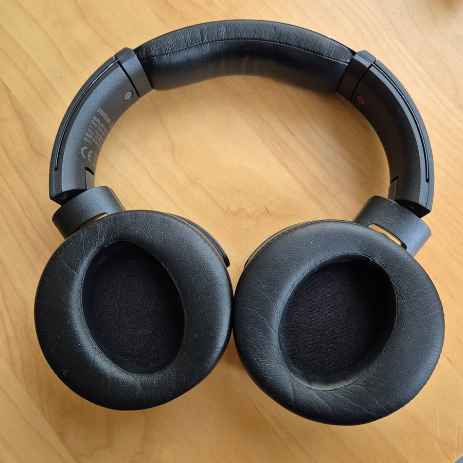 Sony MDR-XB950N1