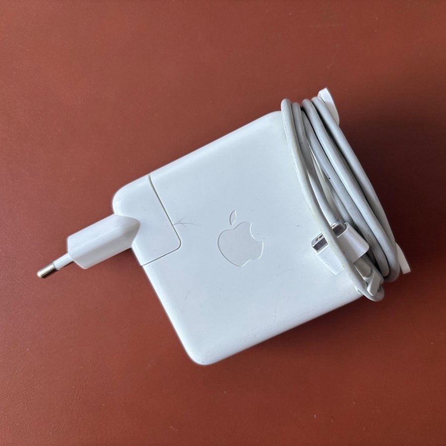 Apple 60W MagSafe Power Adapter