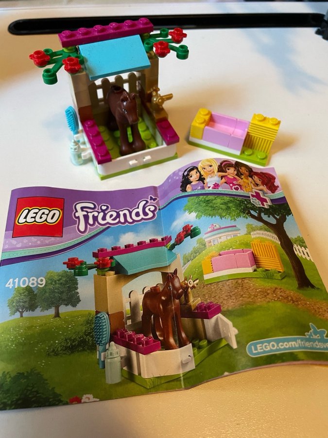 LEGO Friends 41089 ponny med stall (komplett)