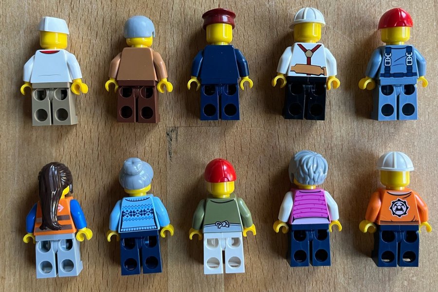 LEGO CITY 10 st blandade minifigurer - Nya