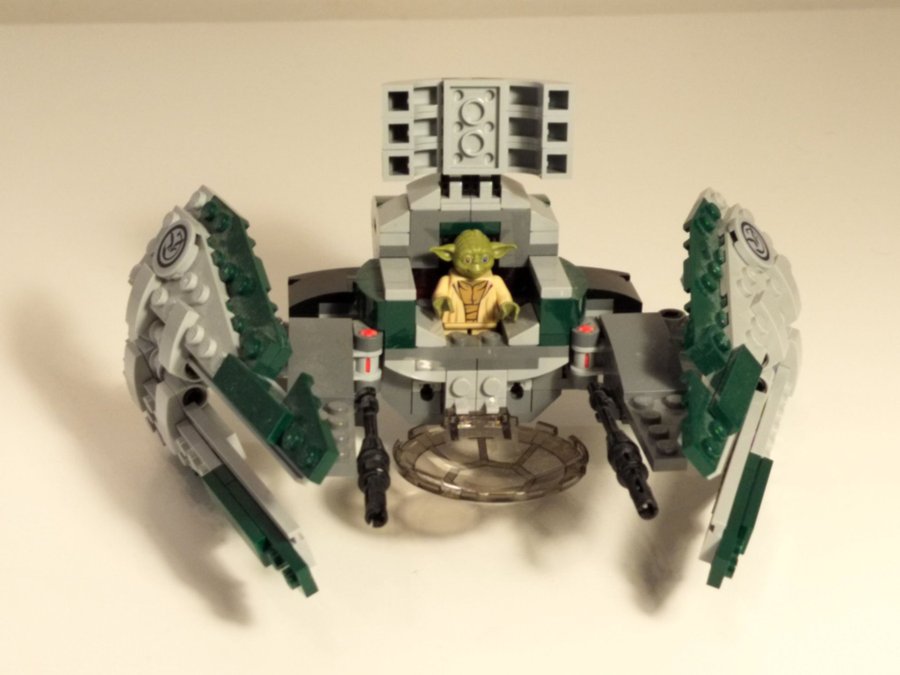 LEGO Star Wars Yodas Jedi Starfighter 75168