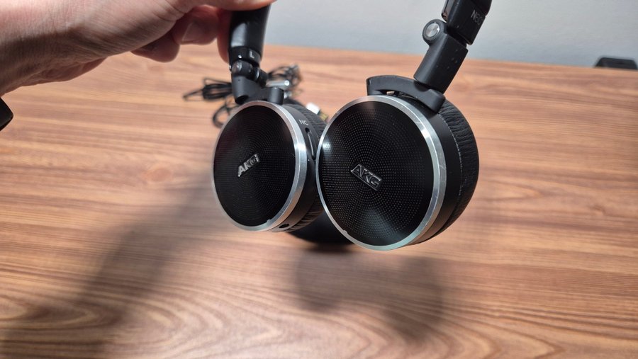 AKG N60NC