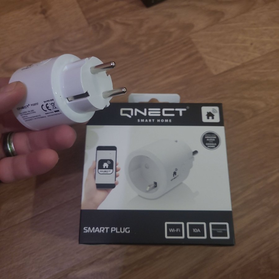 Qnect smart plug Oöppnad