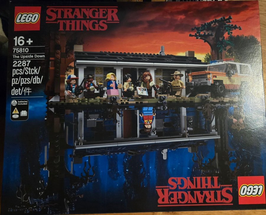 LEGO Stranger Things - The Upside Down (75810)