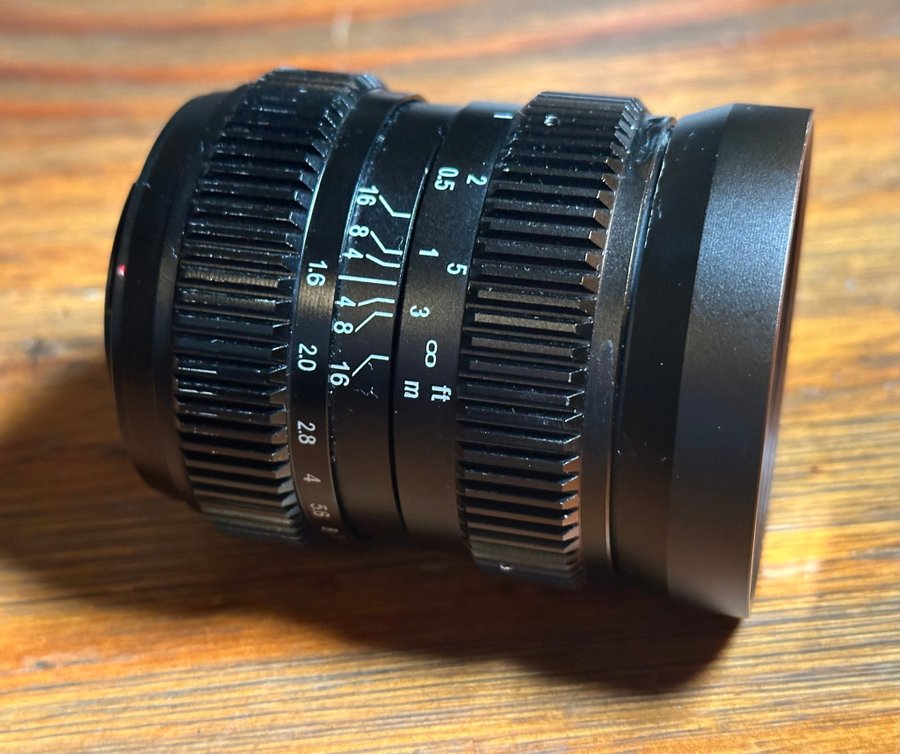 SLR Magic 12 mm f/1.6 MFT Cine