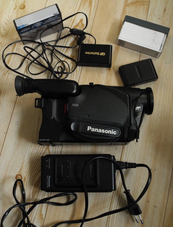 Panasonic RX15 VHS-C kamera med 21x zoom