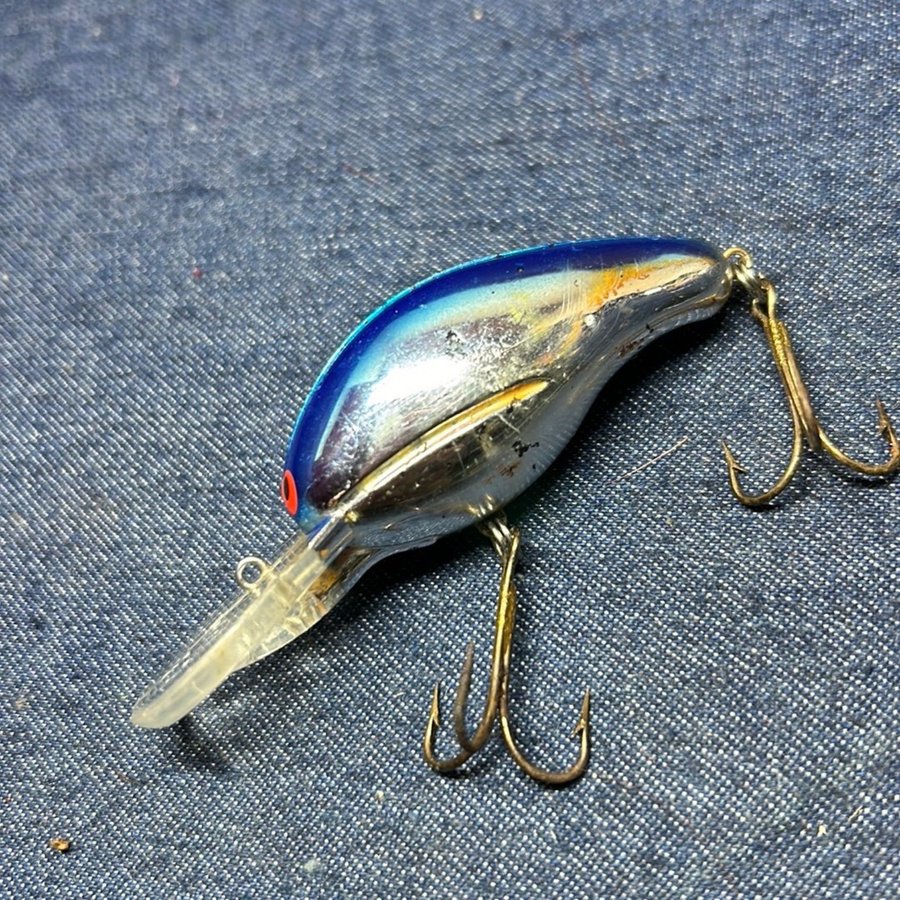 CRANKBAIT MED RASSELKULOR