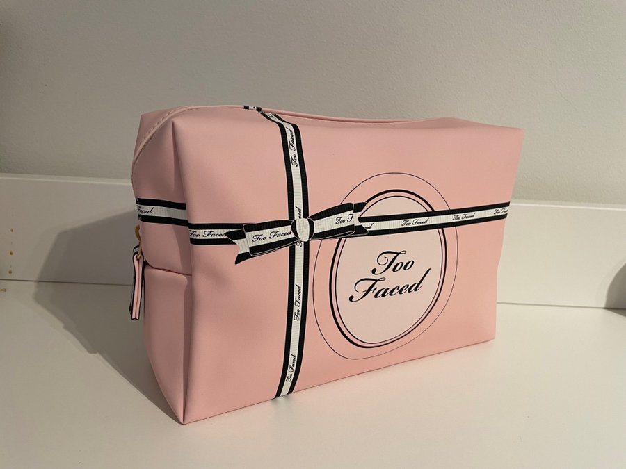 Smink väska Too faced