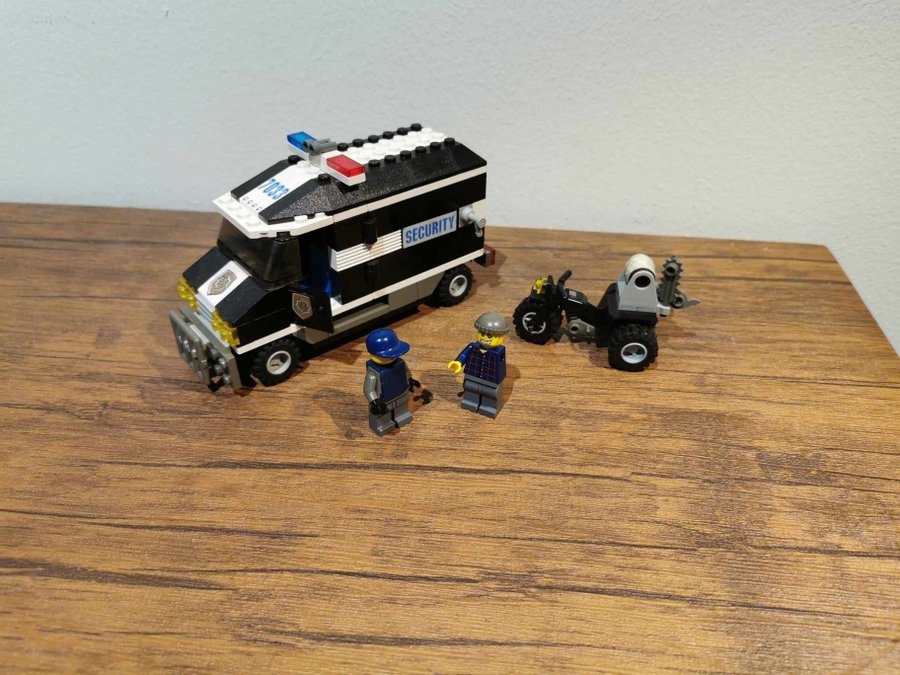 Lego World City 7033 - Armored Car Action