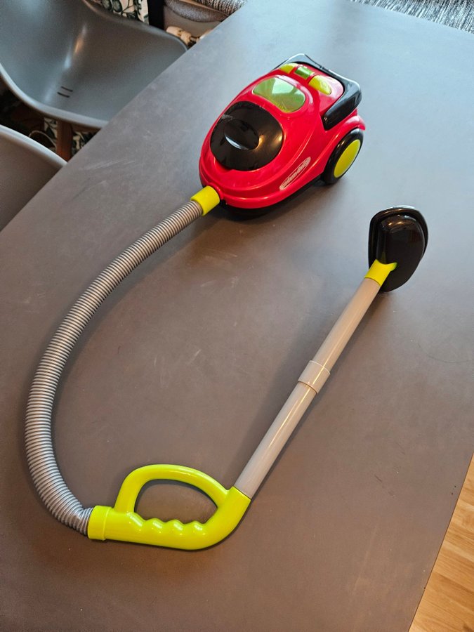 Toy Vacuum cleaner / hoover with sound and light - röd dammsugare