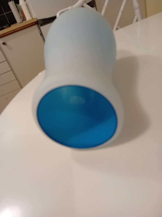 Glaslampa IKEA med blått glas