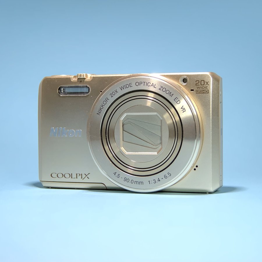 Nikon Coolpix S7000