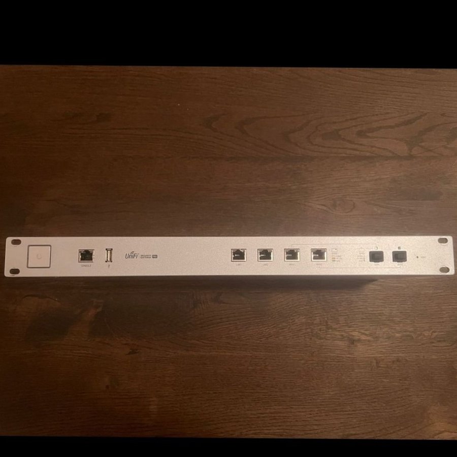 Ubiquiti UniFi USG PRO-4 Security Gateway