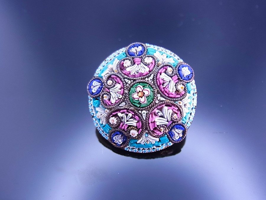 MILLEFIORI BROSCH ANTIK ITALIEN OMkring 1900.