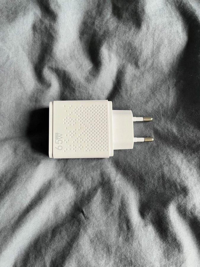 GaN Snabbladdare 65W - USB-C  USB-A - Vit