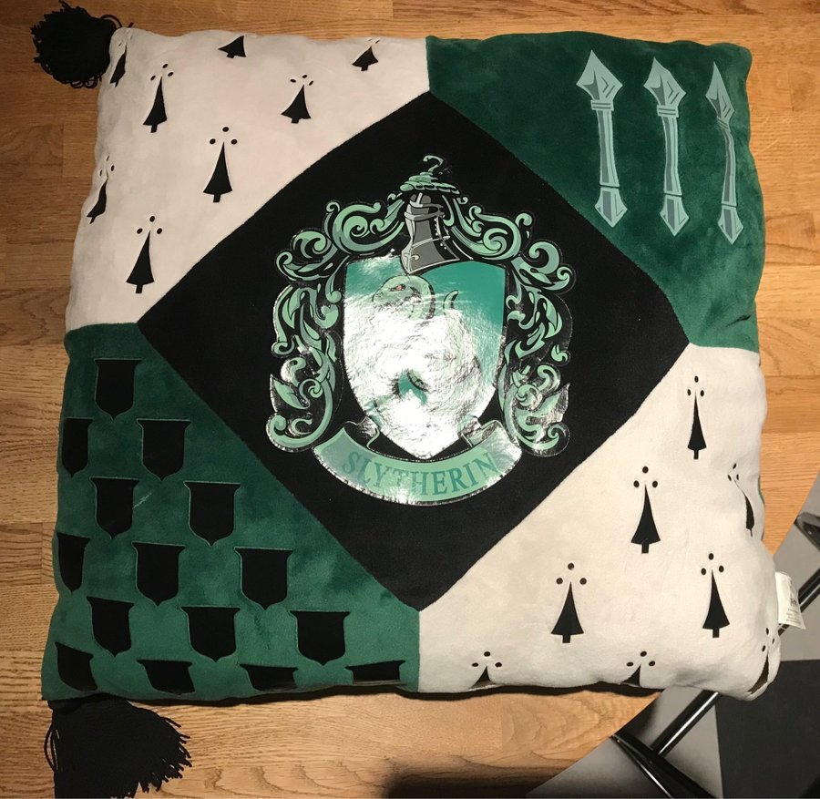 Snygg Slytherin kudde