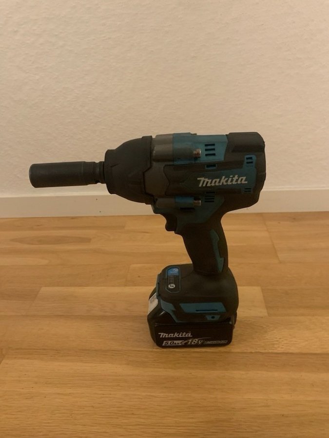 Makita Mutterdragare DTW700Z 18V 1/2"