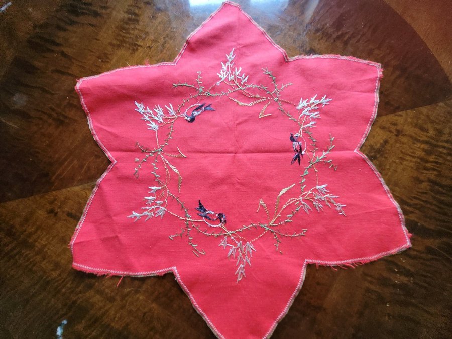 Jättesöt äldre Jul duk handbroderad domherrar Stjärna 49×49cm