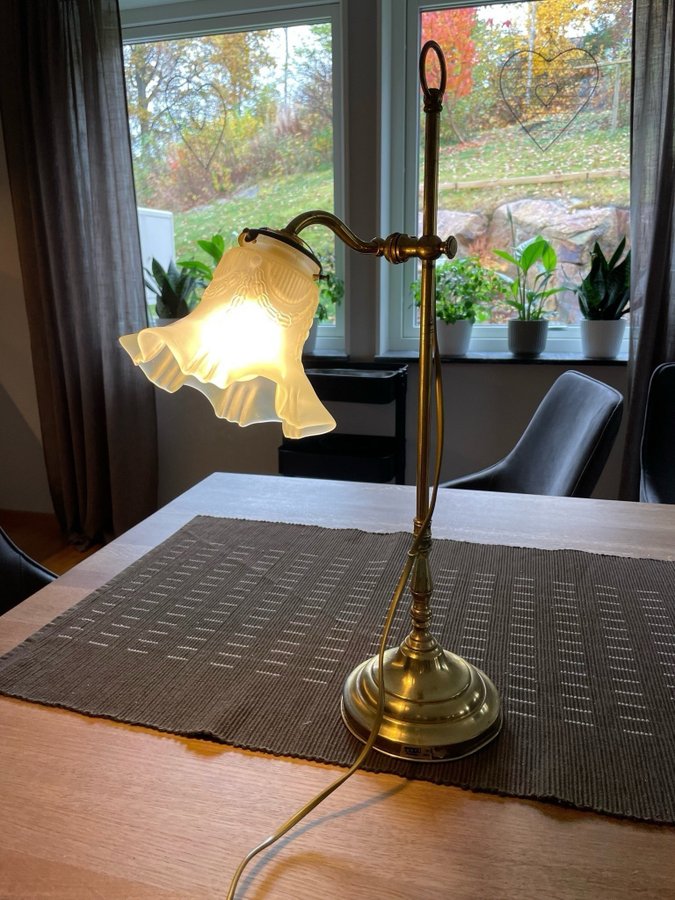 Gammal / antik bordslampa i mässing TEXA Höj o sänkbar o vridbar