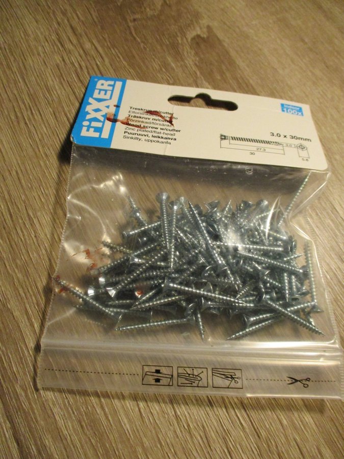 500 st oanvända försänkt förzinkad träskruv m/cutter 3,0x30 mm. Torx 10