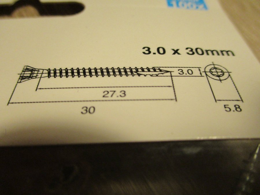 500 st oanvända försänkt förzinkad träskruv m/cutter 3,0x30 mm. Torx 10