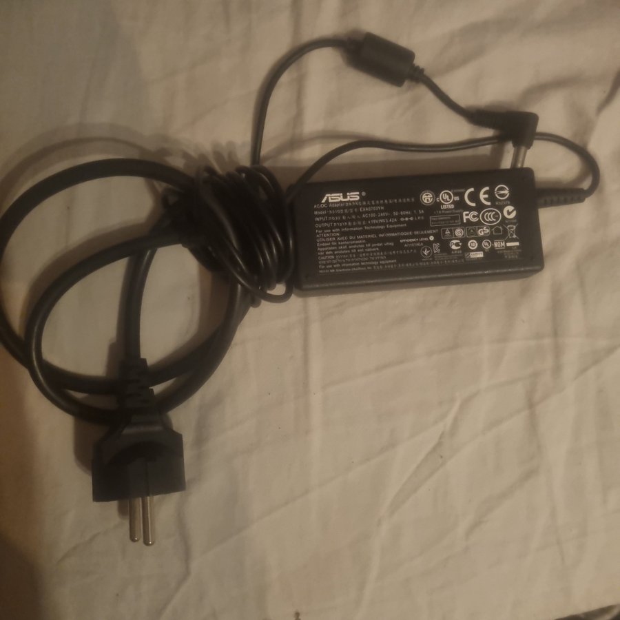 ASUS AC/DC Adapter EXA0703YH