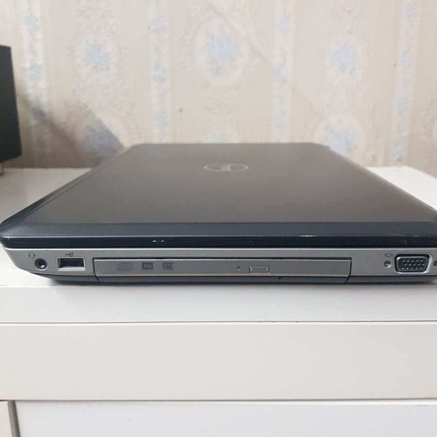 DELL LATITUDE L5520