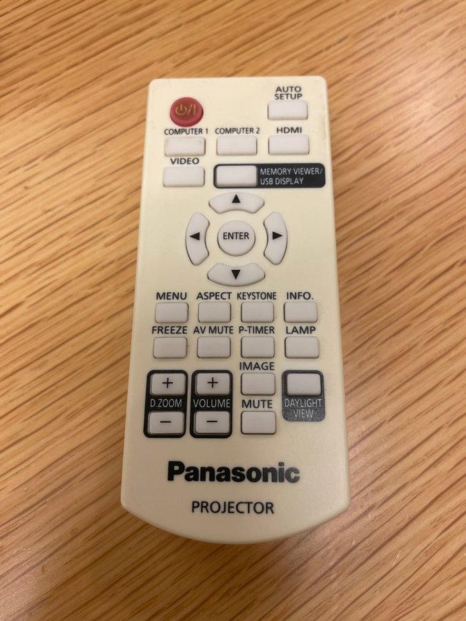 Panasonic VW330 | Projektor