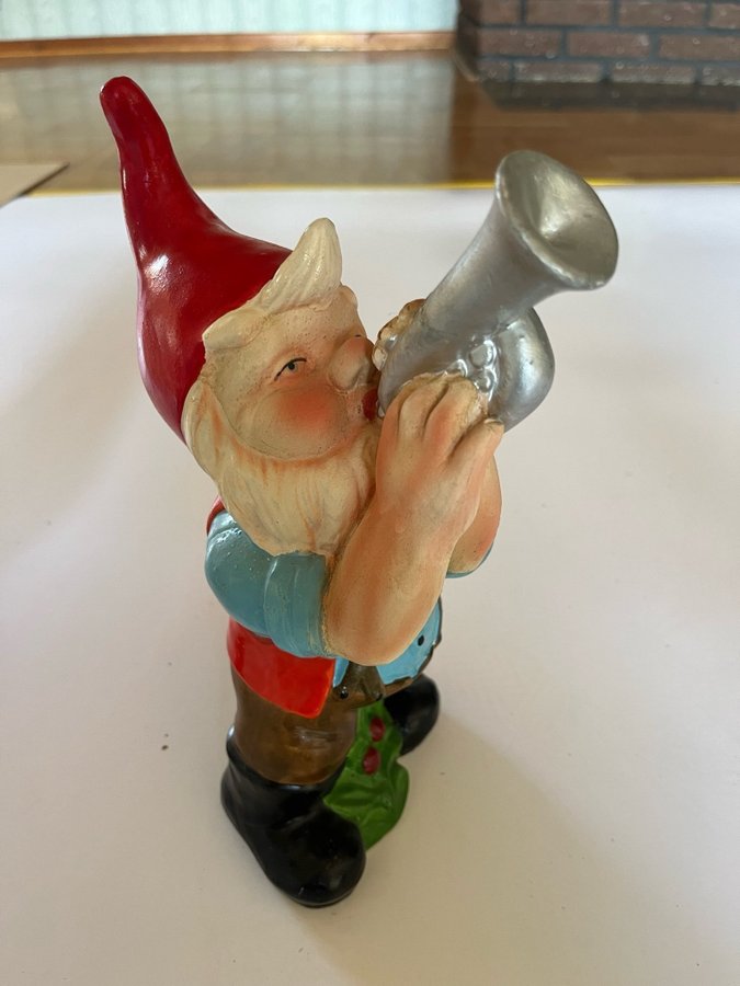 Antik Tomte med trumpet