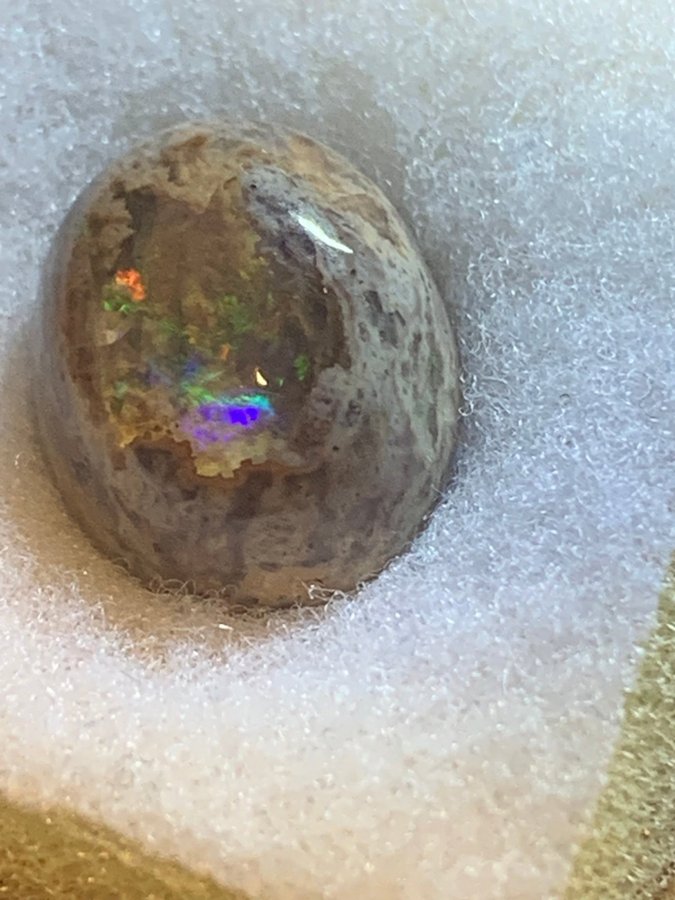 Boulder OPAL Cabochon ca1492x1182x741mm / 872ct