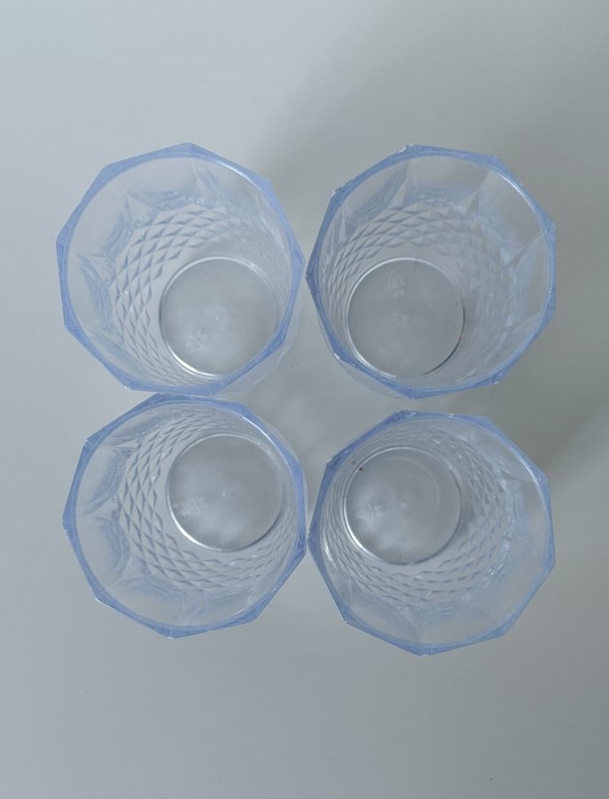 Set med 4 glasögon (Set of 4 Glasses)