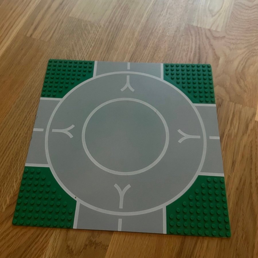 LEGO Green Baseplate 32 x 32 9-Stud Landing Pad with Runway