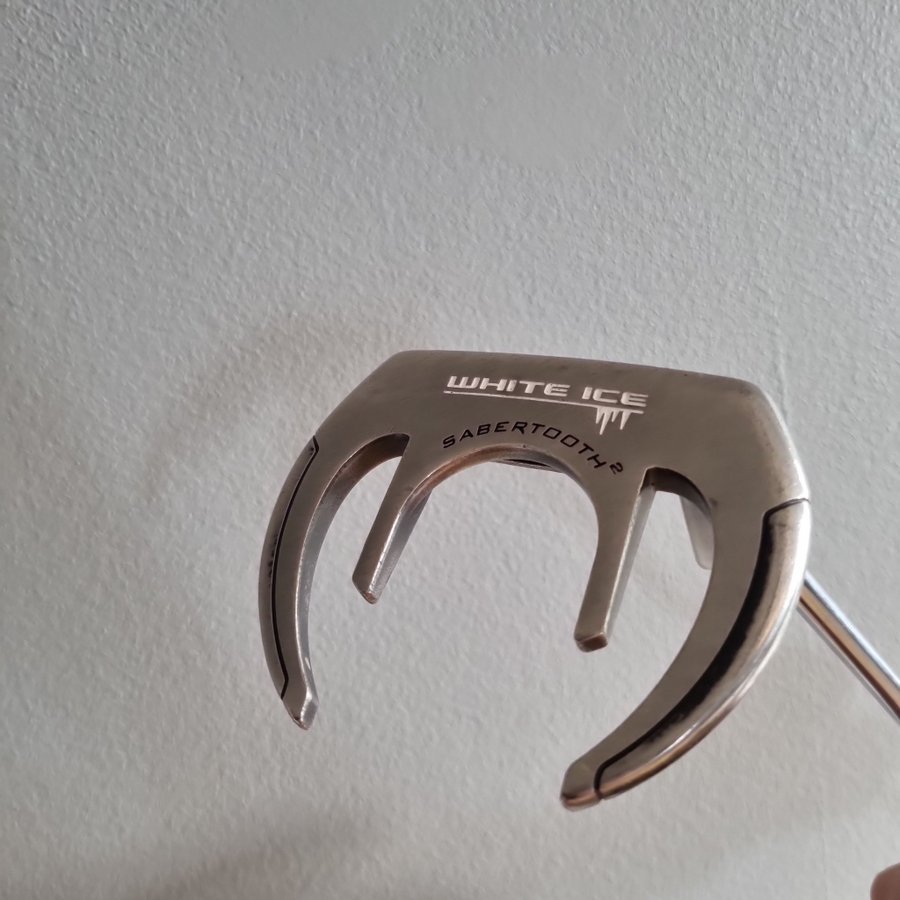 Odyssey White Ice Sabertooth 2 Putter