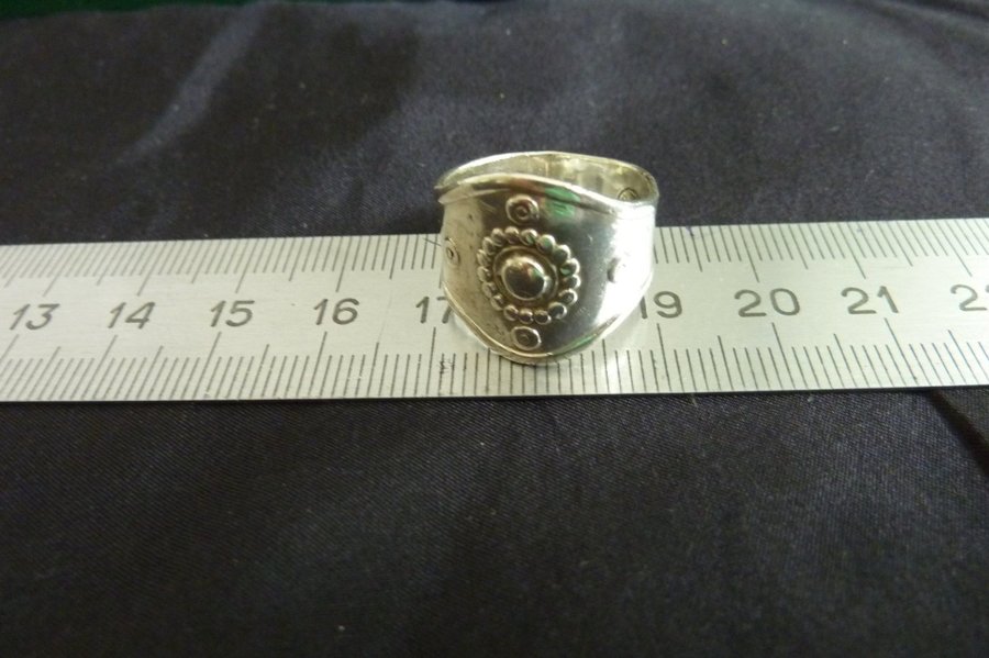 Silver ring flera design stämpl HGL 813H P6 KK KALEVALA vikt 6 gram Finland