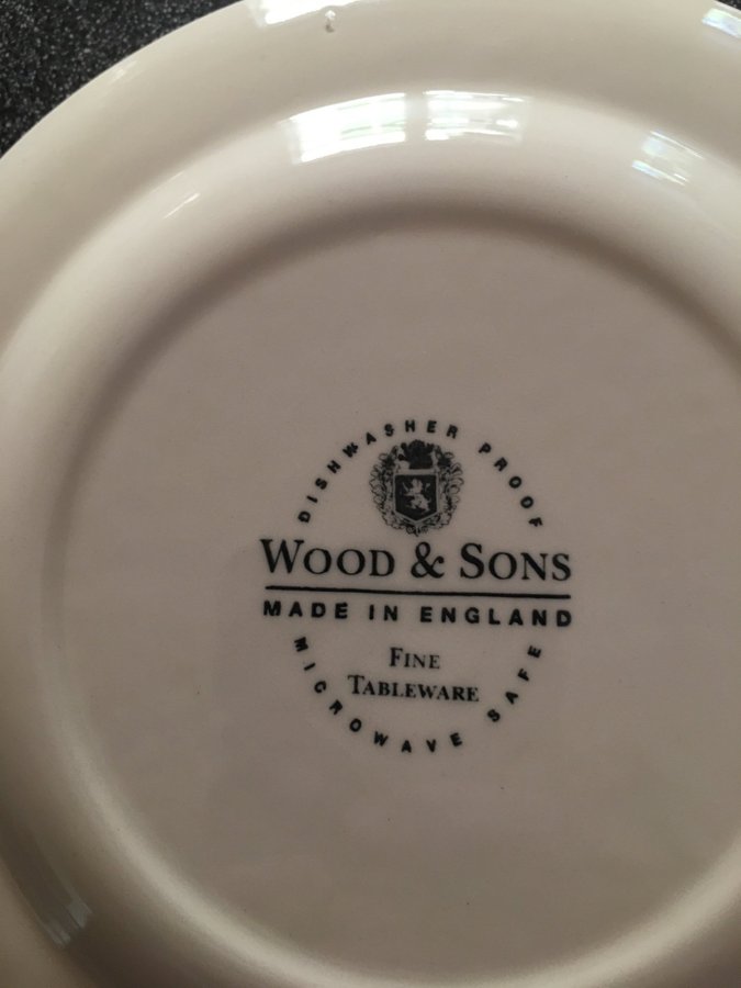 WoodSons England, 6 st tekoppar med fat och assietter