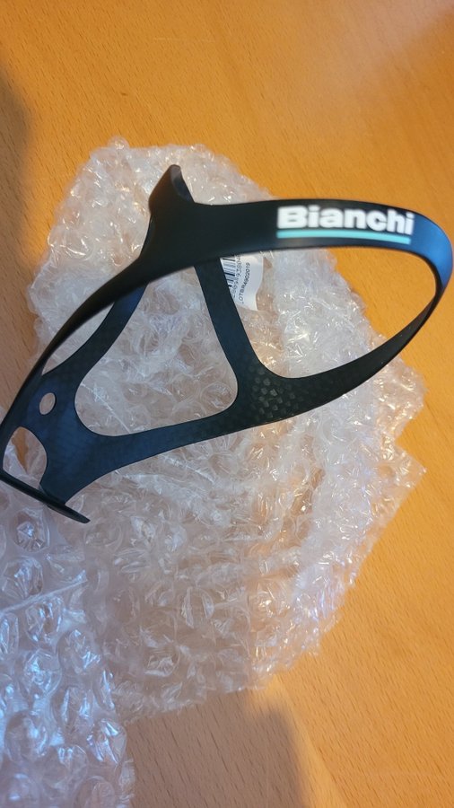 Bianchi Kolfiber Flaskhållare 2st nya