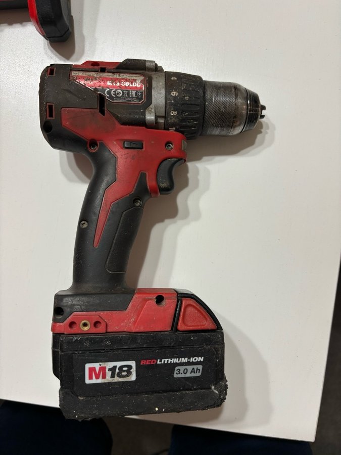 Milwaukee M18 BCLDD Borrmaskin med 30 Ah batteri