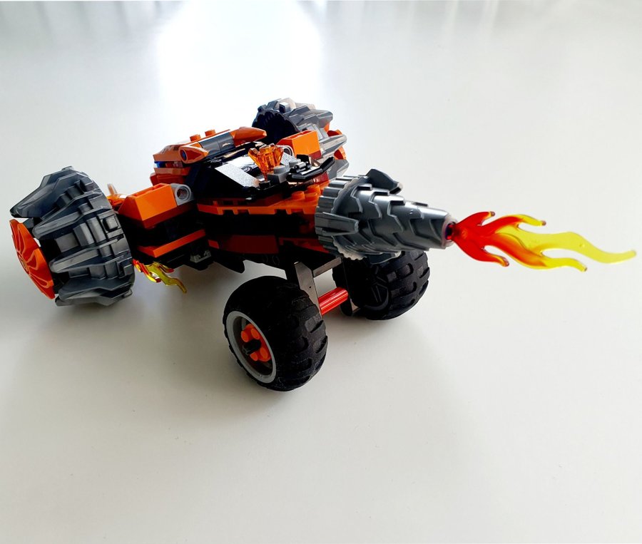 Lego Nexo Knights  Chima