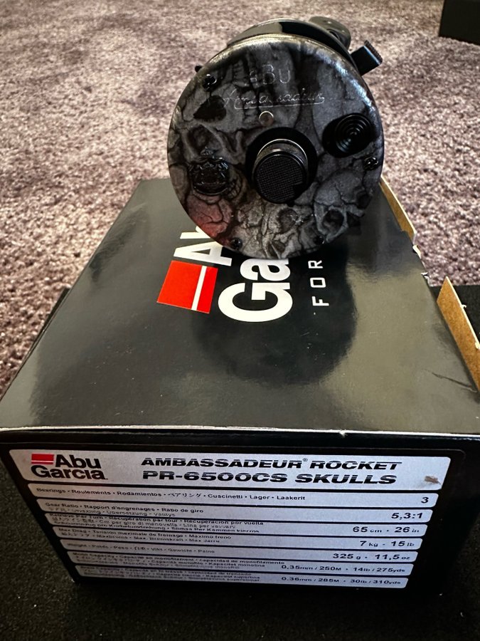 Abu Garcia Ambassadeur SKULLS Totenköpfe